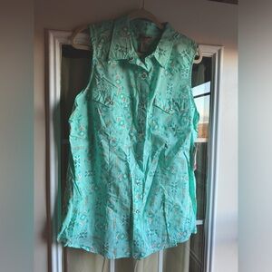 Bundle of 3 NWT Women’s Wrangler Pearl Snap Tanks